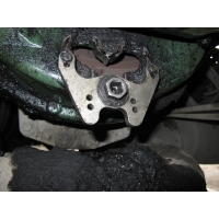 Dispozitiv pentru rotirea motorului prin intermediul volantei Volvo MP7